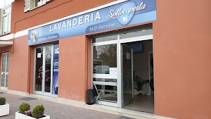 lavanderia automatica self service sottocoperta Rignano Flaminio 6 Lavanderia Self Service Sottocoperta - Rignano Flaminio place picture
