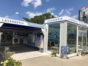 LAVANDERIA AUTOMATICA SELF SERVICE SOTTOCOPERTA SASSACCI – CIVITA CASTELLANA – 6 Lavanderia Self Service Sottocoperta - Civita Castellana place picture